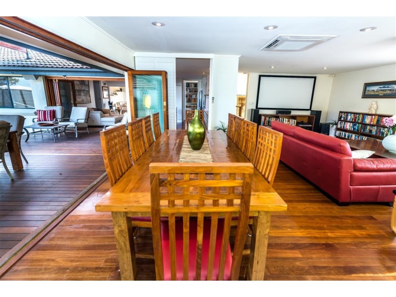 184 Heeb Street, Benowa QLD 4217