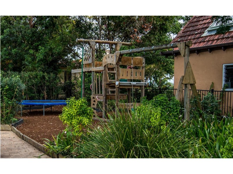 184 Heeb Street, Benowa QLD 4217