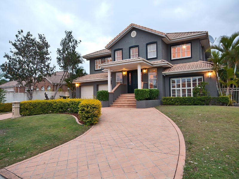 52 Martingale Circuit, Clear Island Waters QLD 4226