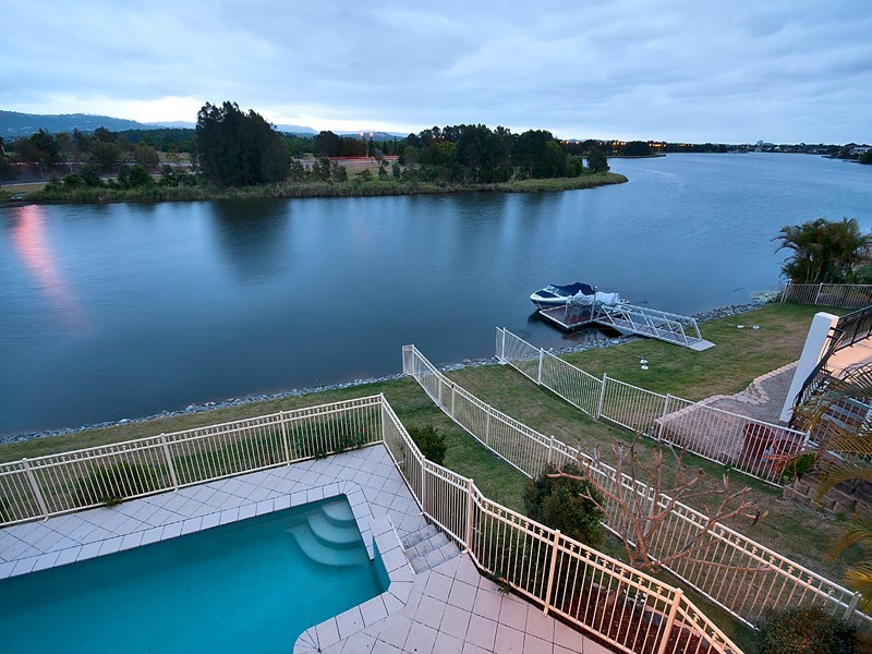 52 Martingale Circuit, Clear Island Waters QLD 4226