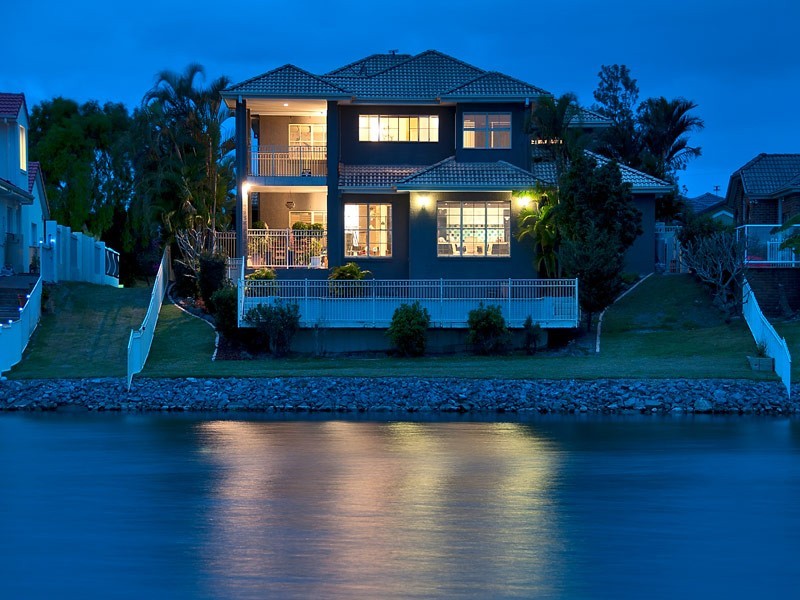 52 Martingale Circuit, Clear Island Waters QLD 4226