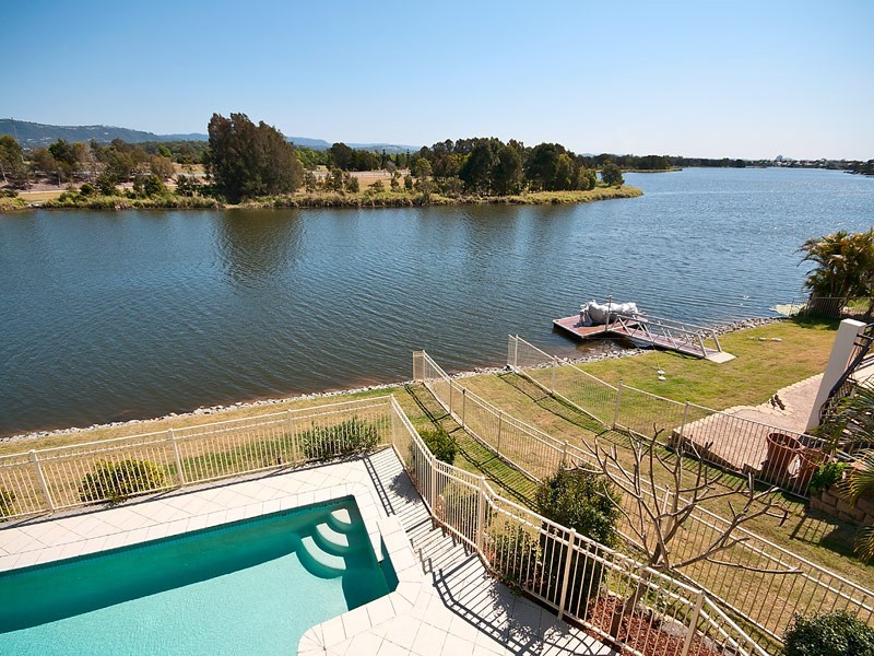 52 Martingale Circuit, Clear Island Waters QLD 4226