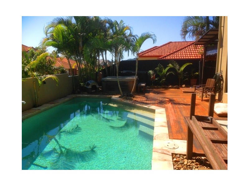 12 Mauritius Court, Varsity Lakes QLD 4227