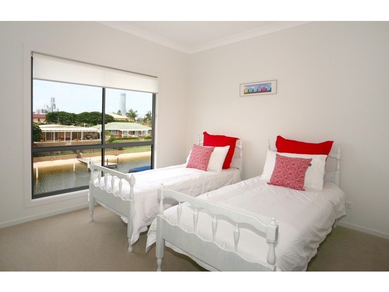 13 Carmel Court, Broadbeach Waters QLD 4218