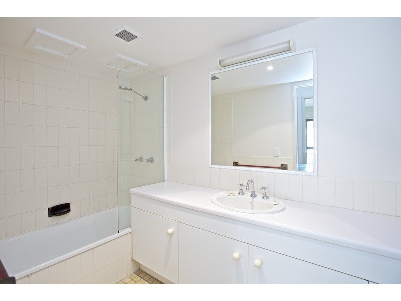 2 ‘Old Burleigh Court’ 117 Old Burleigh Road, Broadbeach QLD 4218