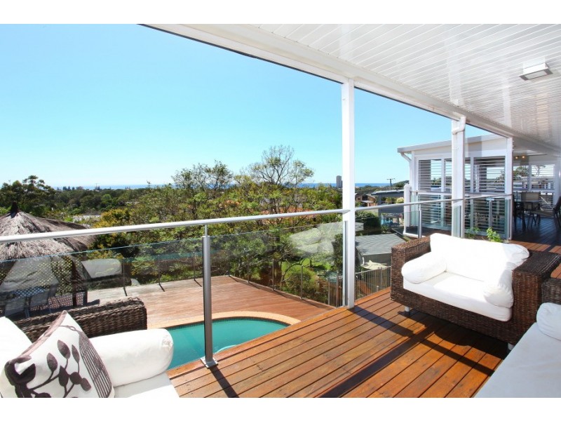 135 KP McGrath Drive, Elanora QLD 4221