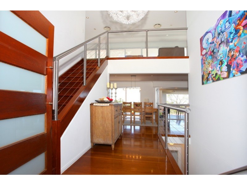 135 KP McGrath Drive, Elanora QLD 4221