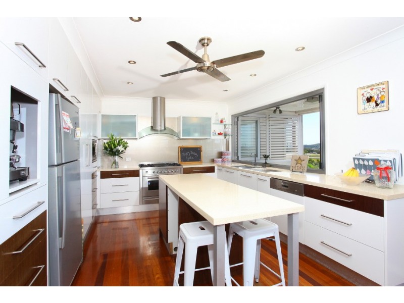 135 KP McGrath Drive, Elanora QLD 4221