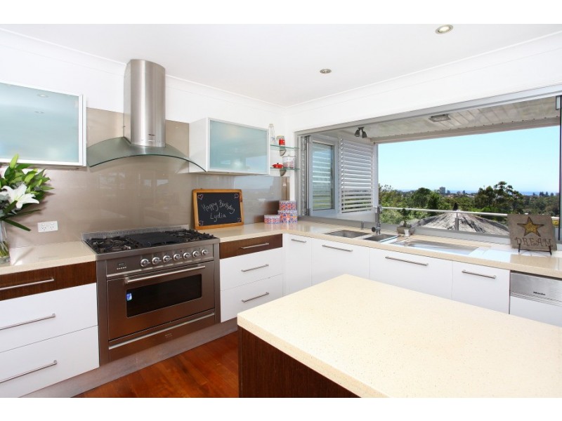 135 KP McGrath Drive, Elanora QLD 4221