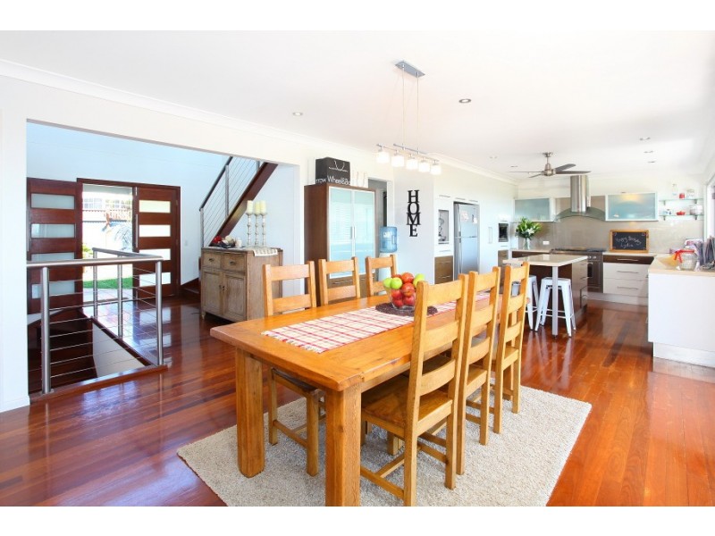 135 KP McGrath Drive, Elanora QLD 4221