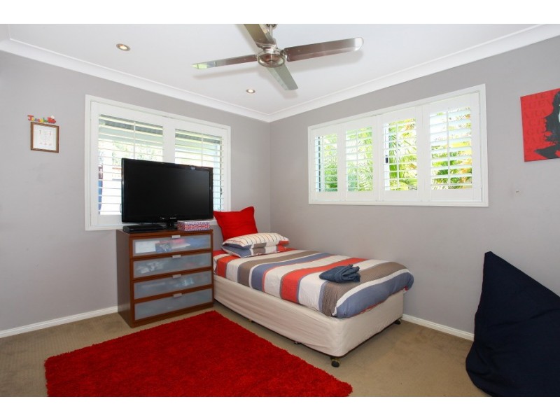 135 KP McGrath Drive, Elanora QLD 4221