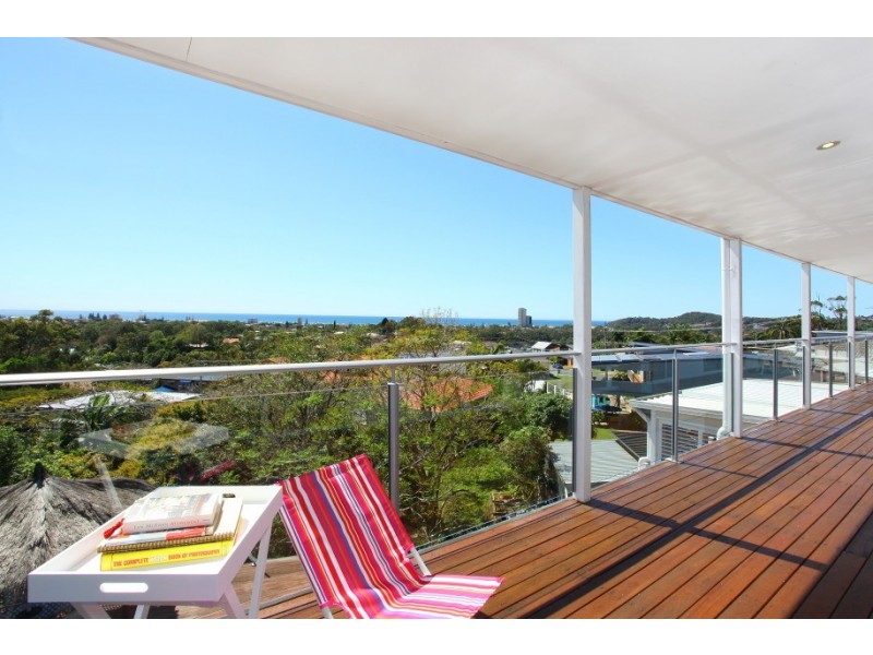 135 KP McGrath Drive, Elanora QLD 4221