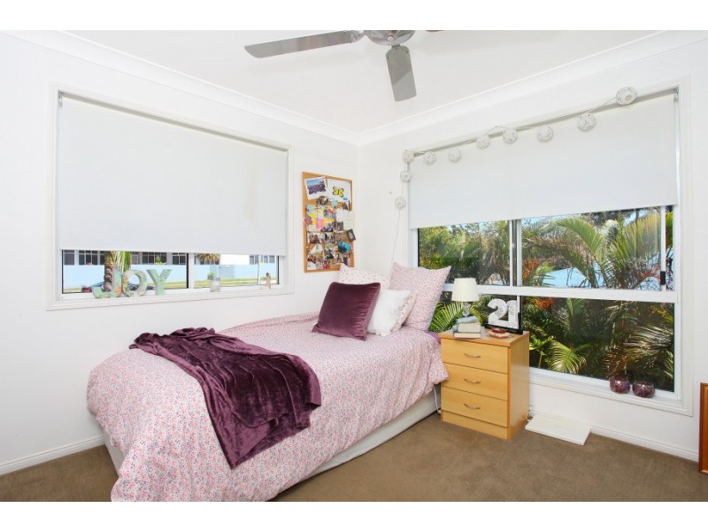 135 KP McGrath Drive, Elanora QLD 4221