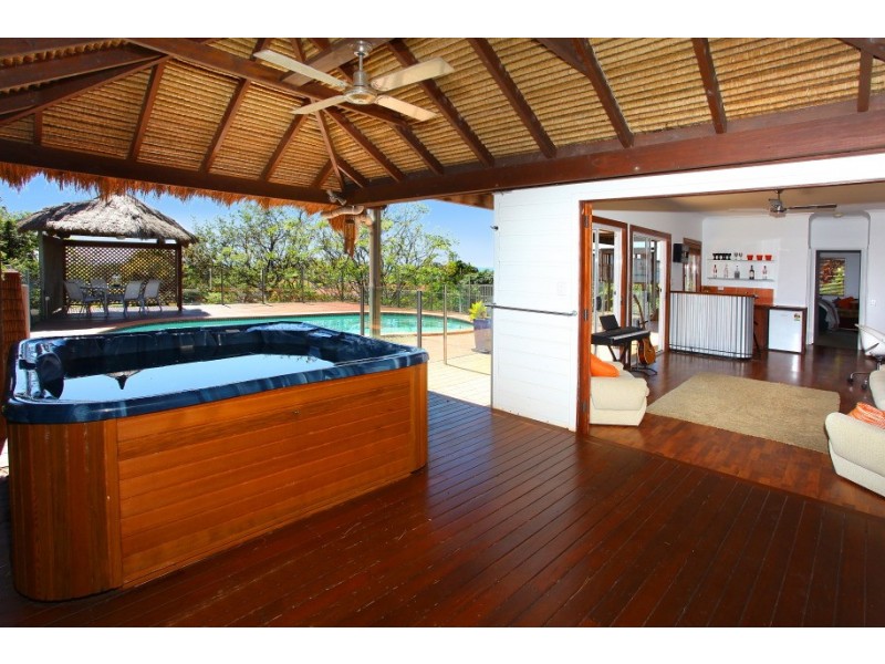 135 KP McGrath Drive, Elanora QLD 4221