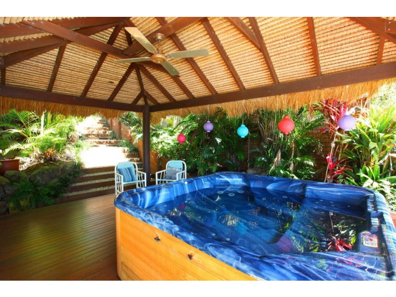 135 KP McGrath Drive, Elanora QLD 4221