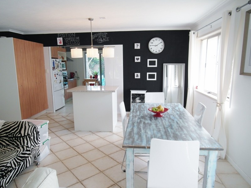 11 Allawah Street, Sorrento QLD 4217