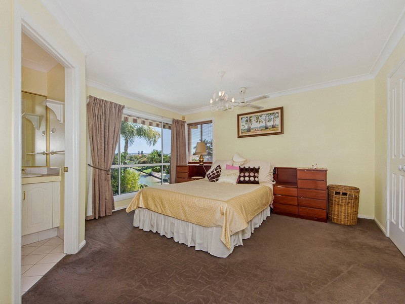 5 Tannah Court, Broadbeach Waters QLD 4218