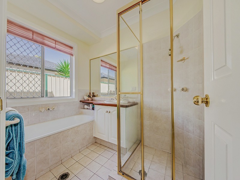 5 Tannah Court, Broadbeach Waters QLD 4218