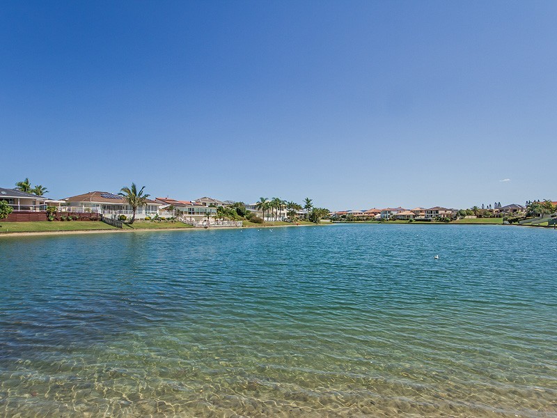 5 Tannah Court, Broadbeach Waters QLD 4218