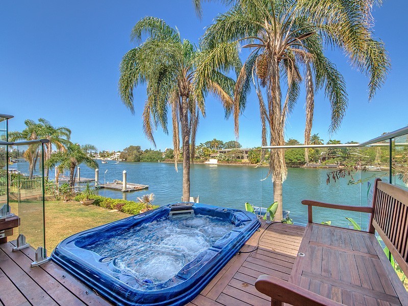 3 La Spezia Ct, Surfers Paradise QLD 4217