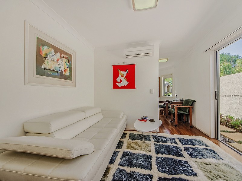 3 La Spezia Ct, Surfers Paradise QLD 4217