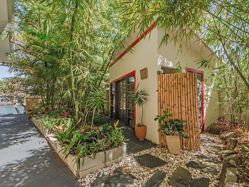 3 La Spezia Ct, Surfers Paradise QLD 4217
