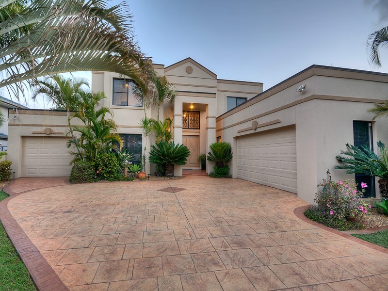 19 Andros Court, Clear Island Waters QLD 4226