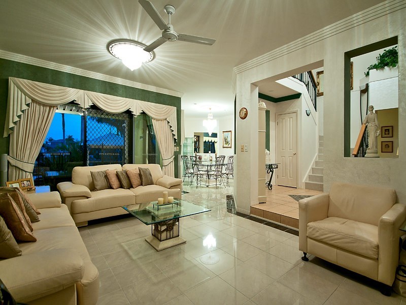 19 Andros Court, Clear Island Waters QLD 4226