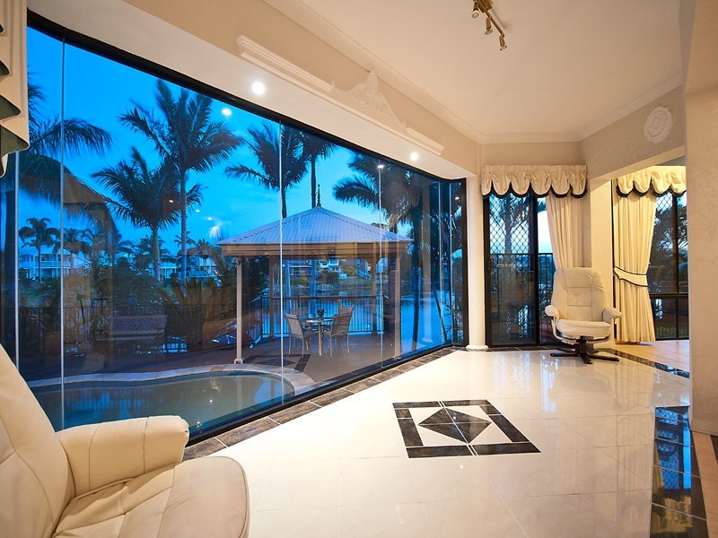 19 Andros Court, Clear Island Waters QLD 4226