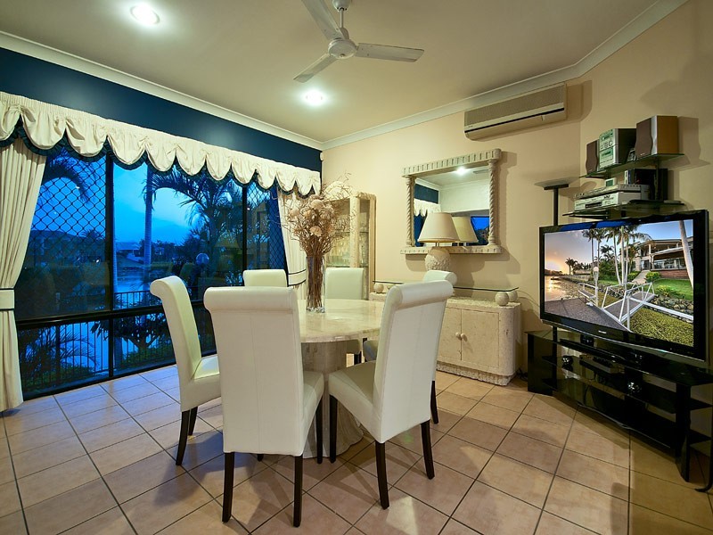 19 Andros Court, Clear Island Waters QLD 4226