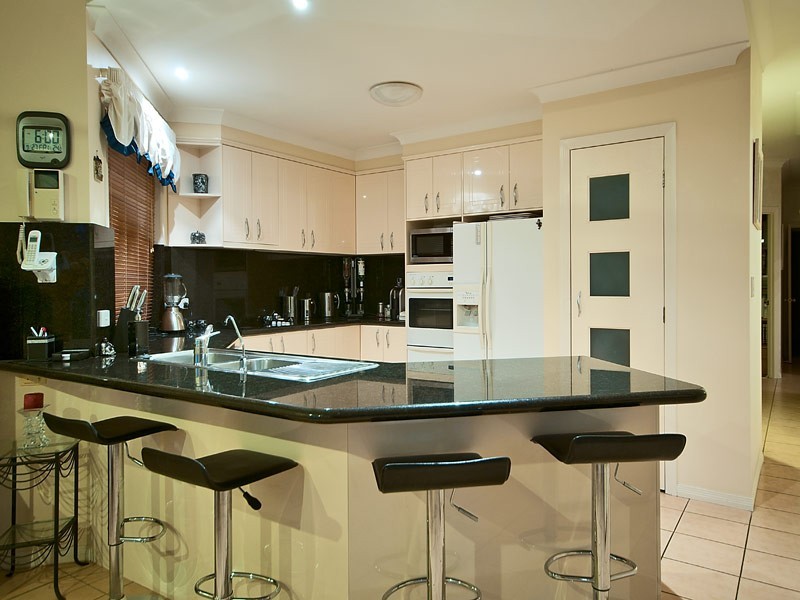 19 Andros Court, Clear Island Waters QLD 4226