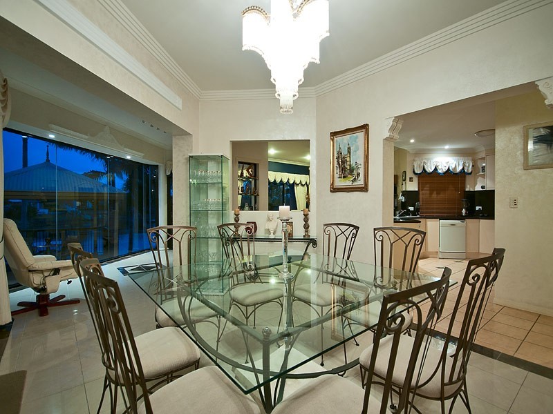 19 Andros Court, Clear Island Waters QLD 4226