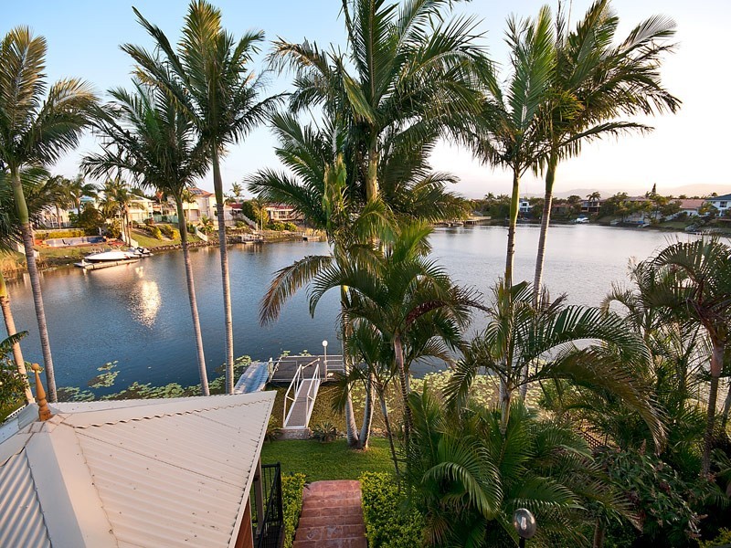 19 Andros Court, Clear Island Waters QLD 4226