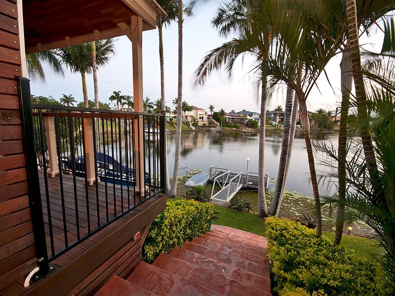 19 Andros Court, Clear Island Waters QLD 4226