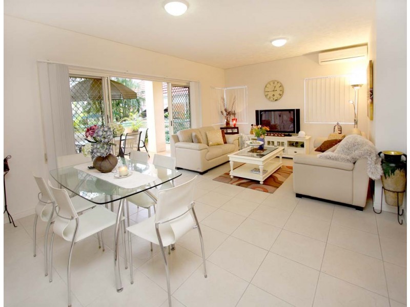 1 ‘Casa Del Mar’ 99 Old Burleigh Road, Broadbeach QLD 4218