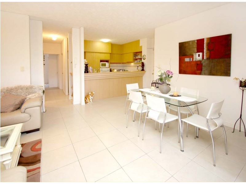 1 ‘Casa Del Mar’ 99 Old Burleigh Road, Broadbeach QLD 4218