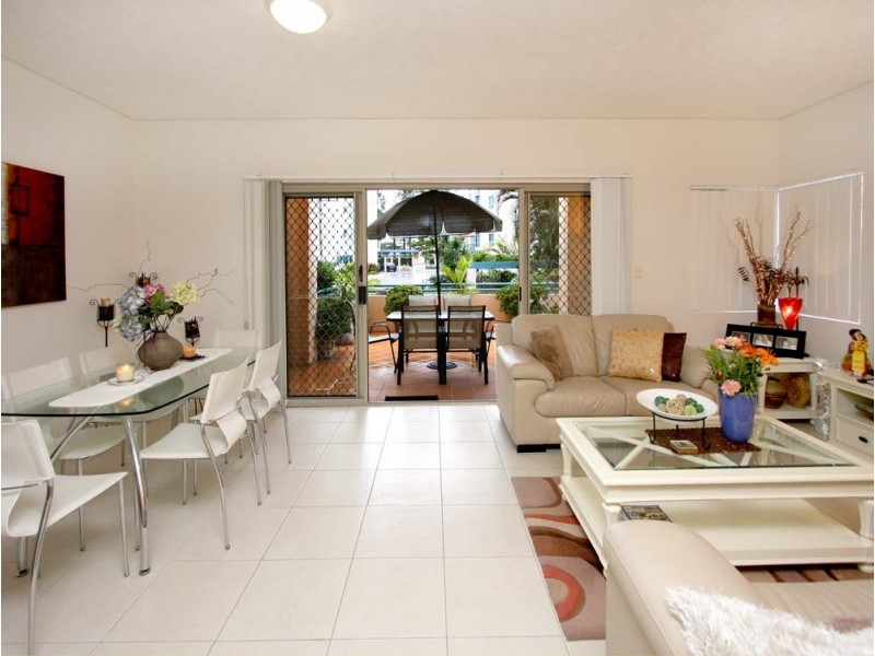 1 ‘Casa Del Mar’ 99 Old Burleigh Road, Broadbeach QLD 4218