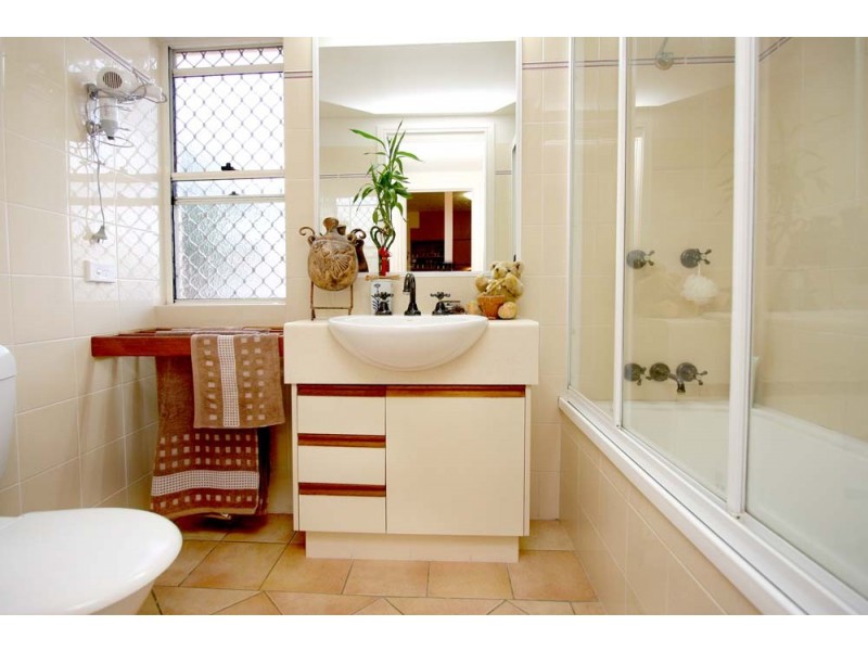 1 ‘Casa Del Mar’ 99 Old Burleigh Road, Broadbeach QLD 4218