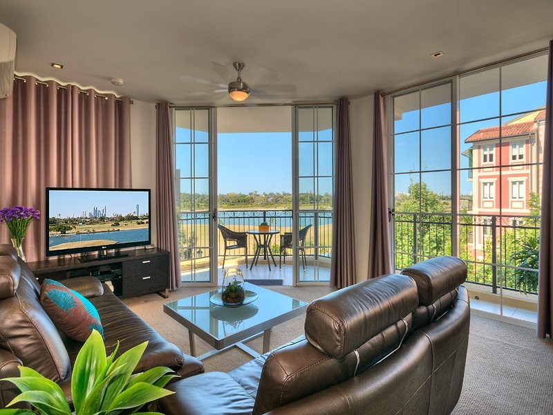 2028 ‘Maison’ 3029 The Boulevard, Carrara QLD 4211