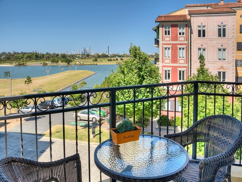 2028 ‘Maison’ 3029 The Boulevard, Carrara QLD 4211