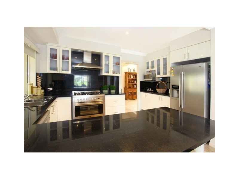 20 Darnay Road, Broadbeach Waters QLD 4218