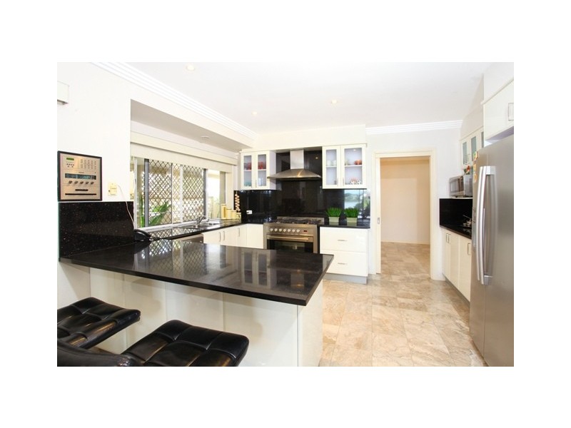 20 Darnay Road, Broadbeach Waters QLD 4218