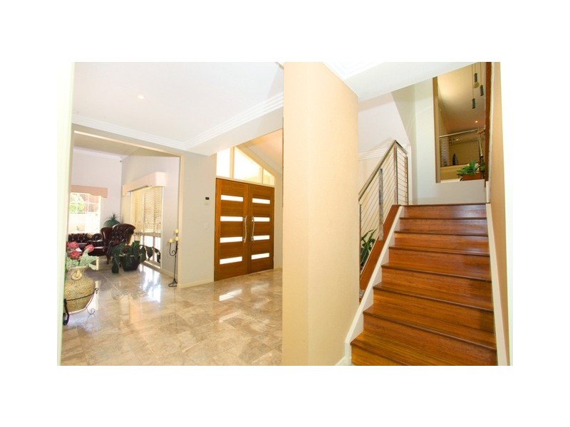 20 Darnay Road, Broadbeach Waters QLD 4218