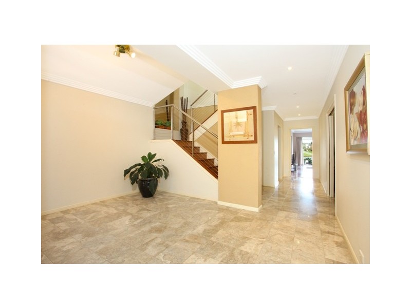 20 Darnay Road, Broadbeach Waters QLD 4218