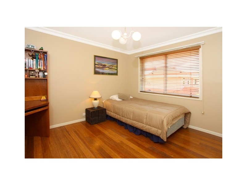 20 Darnay Road, Broadbeach Waters QLD 4218