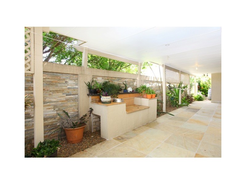 20 Darnay Road, Broadbeach Waters QLD 4218