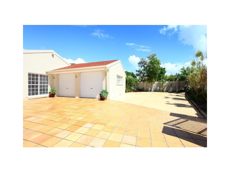 20 Darnay Road, Broadbeach Waters QLD 4218