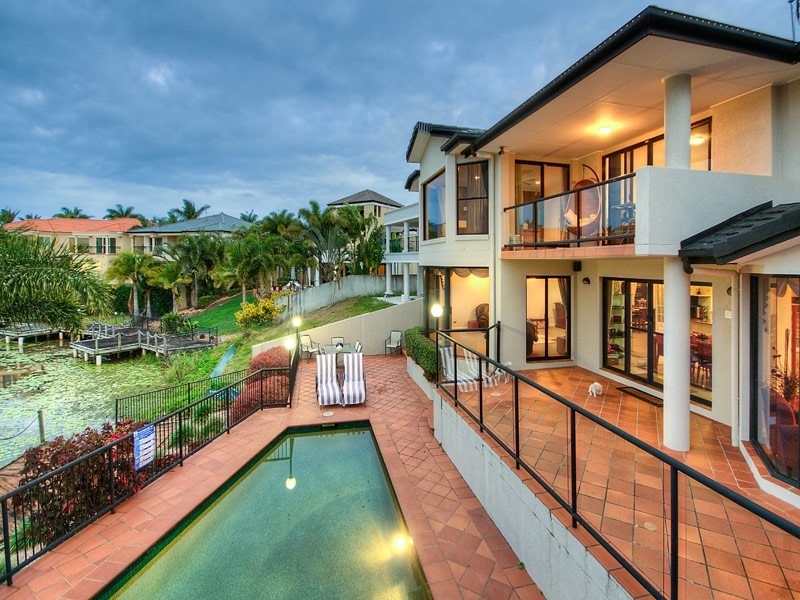 31 Istana View, Clear Island Waters QLD 4226