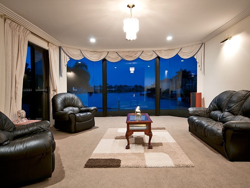 31 Istana View, Clear Island Waters QLD 4226