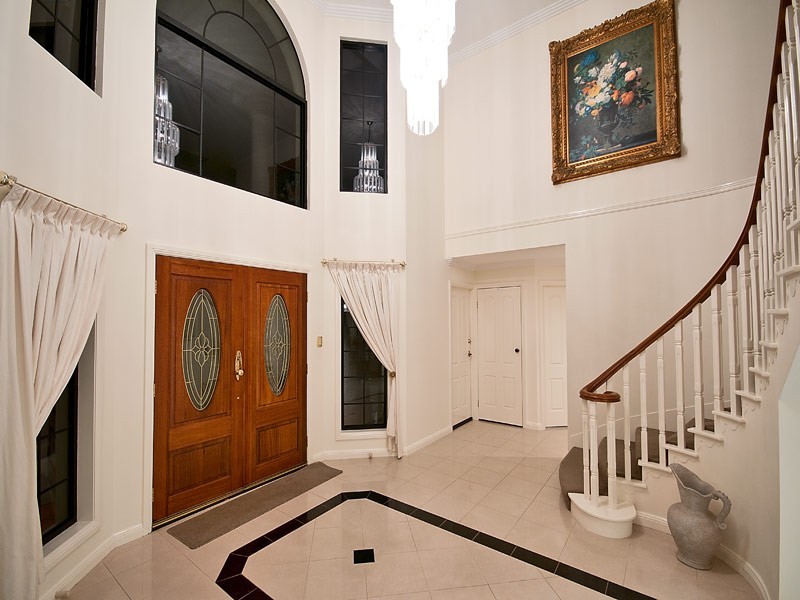 31 Istana View, Clear Island Waters QLD 4226